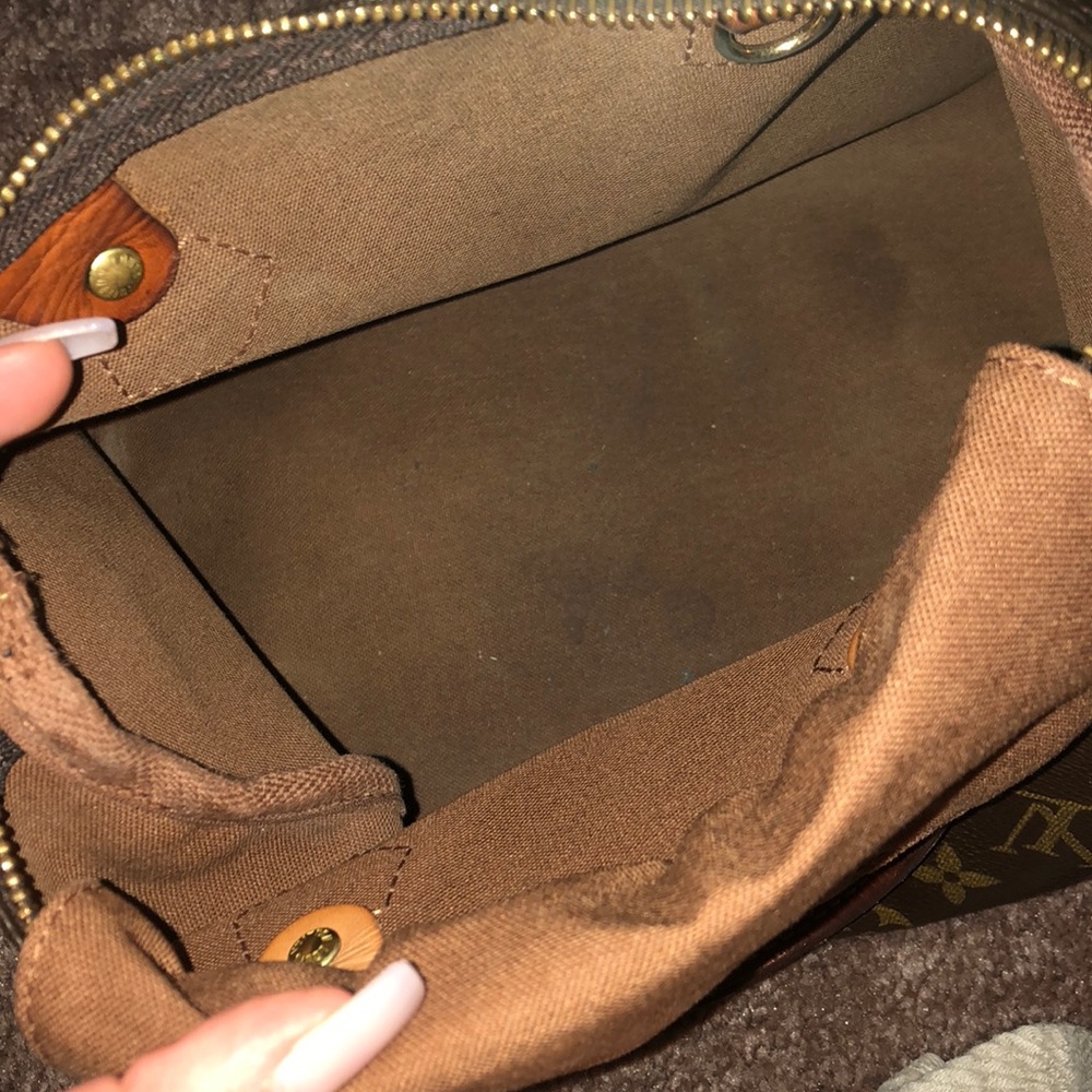 SOLD Authentic Louis Vuitton SOLD - Picture 4 of 8